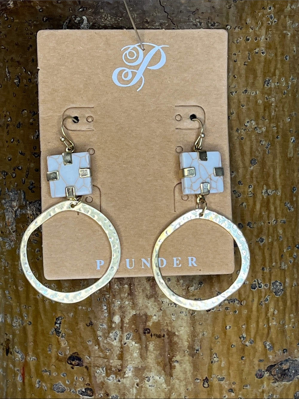 Plunder Gold Hammered Hoop Dangle Earrings Pink Stone 2.5” New